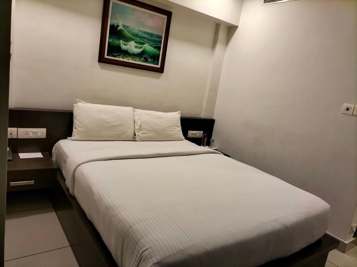 Saas Residency Hotel โคชิโคด ภายนอก รูปภาพ