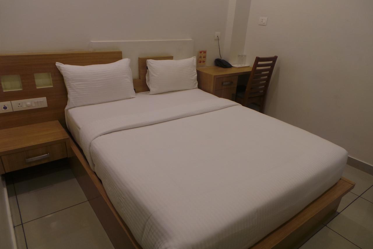 Saas Residency Hotel โคชิโคด ภายนอก รูปภาพ