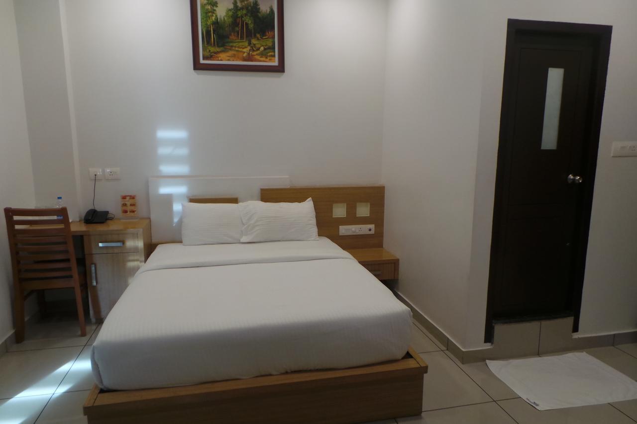 Saas Residency Hotel โคชิโคด ภายนอก รูปภาพ