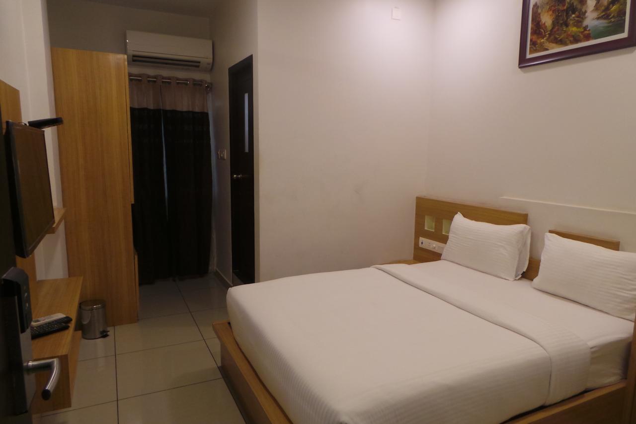 Saas Residency Hotel โคชิโคด ภายนอก รูปภาพ