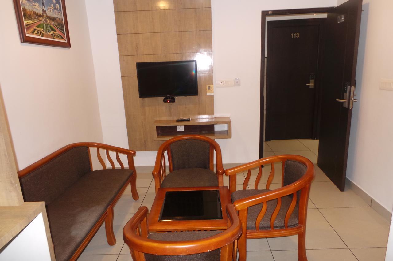 Saas Residency Hotel โคชิโคด ภายนอก รูปภาพ