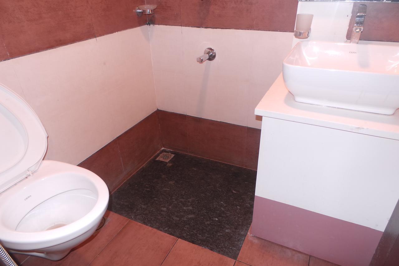 Saas Residency Hotel โคชิโคด ภายนอก รูปภาพ