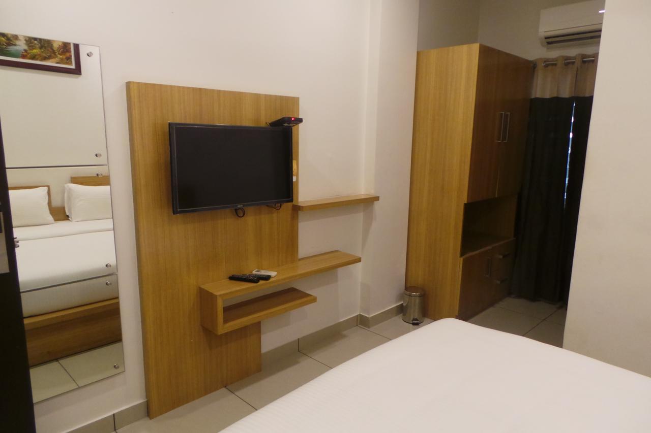 Saas Residency Hotel โคชิโคด ภายนอก รูปภาพ