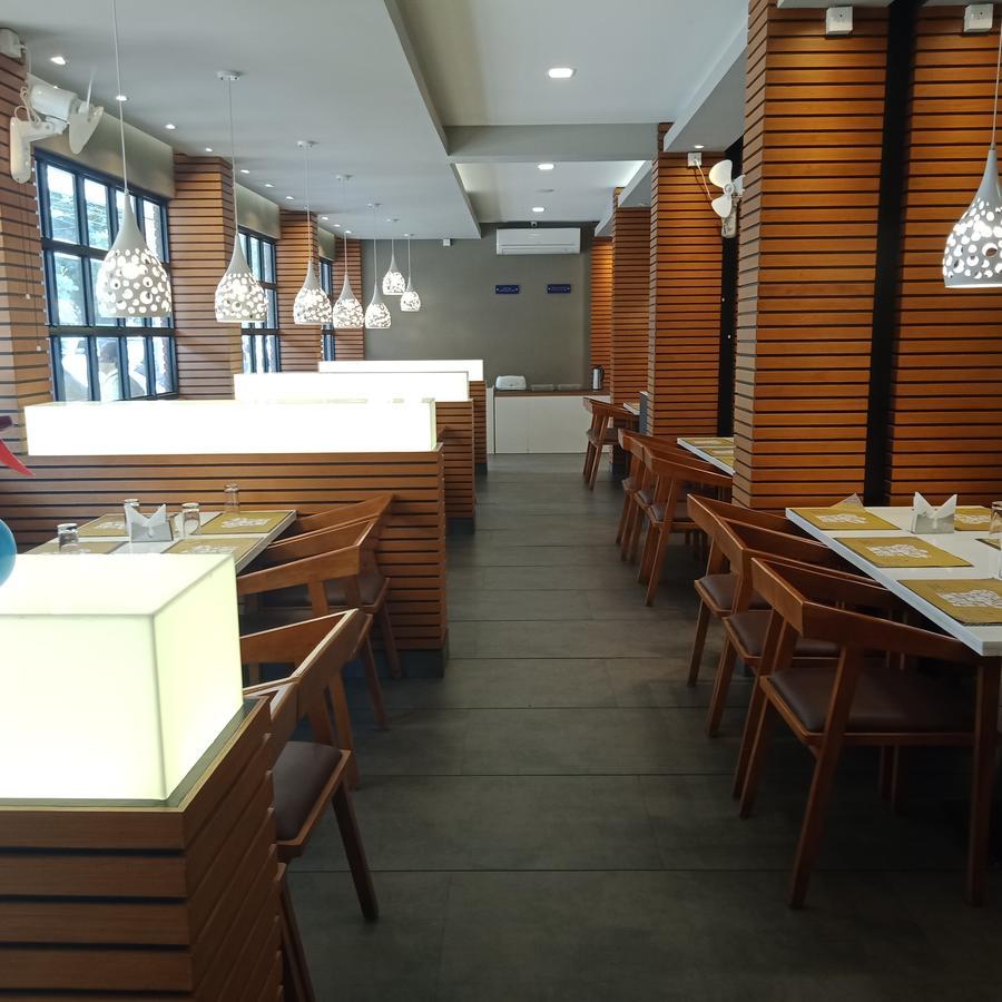 Saas Residency Hotel โคชิโคด ภายนอก รูปภาพ